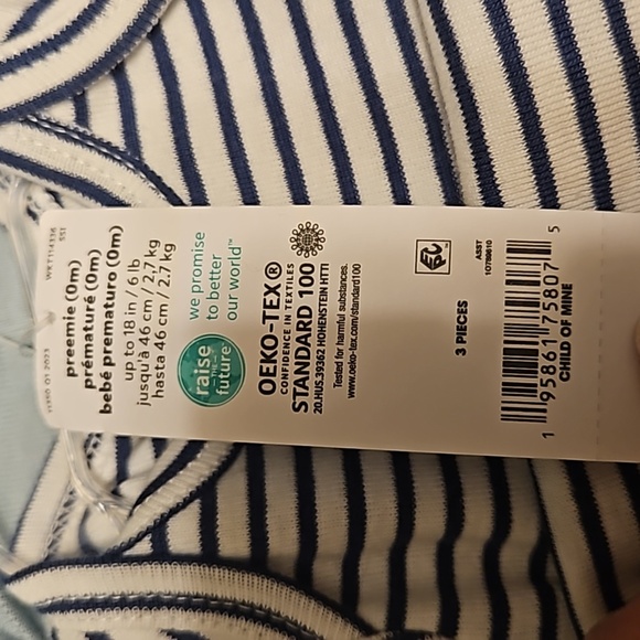 Carters 3 Piece NWT Whale Zip up Hoodie Jogger and Onesie - Picture 3 of 7